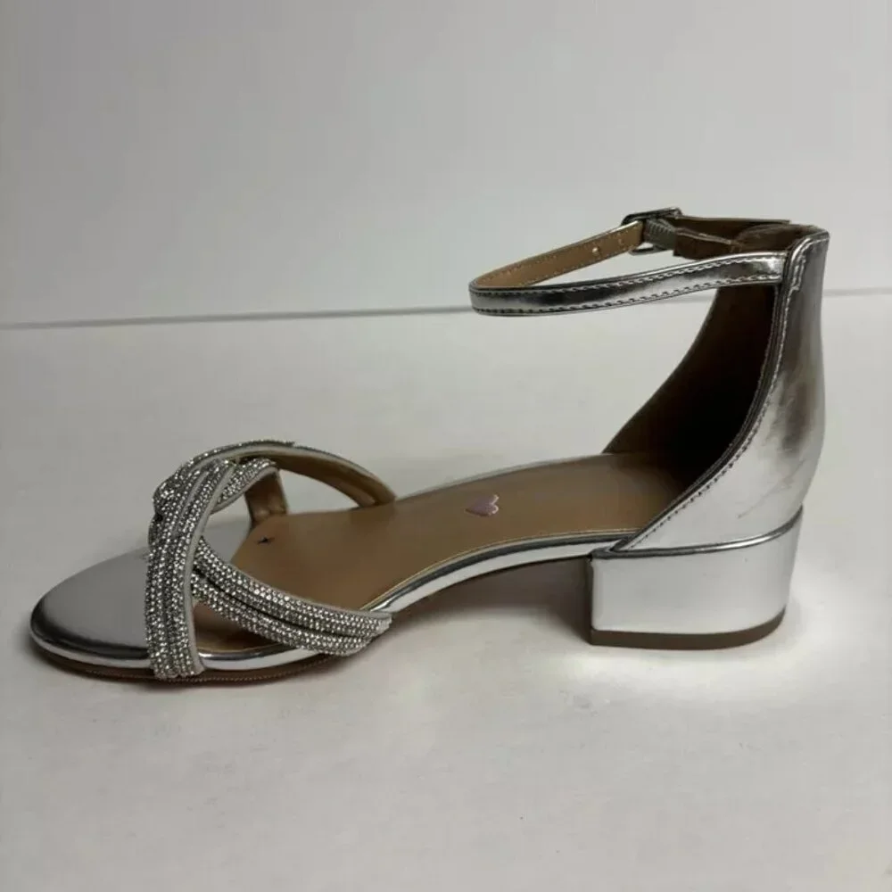 Steve Madden Big Kids’ Londynn, Silver Ankle Strap Sandals, Girls’ Size 3 M